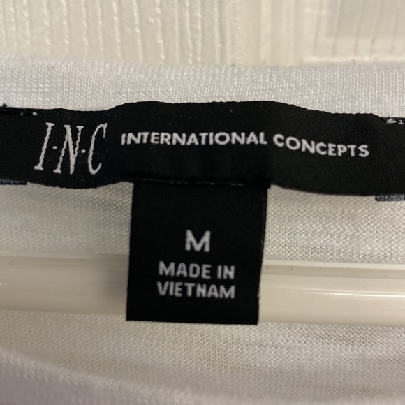 Bundle of 3 medium tops. NY and Co, INC and Apt 9. - Picture 7 of 11